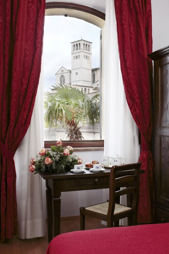 Windsor Savoia Assisi